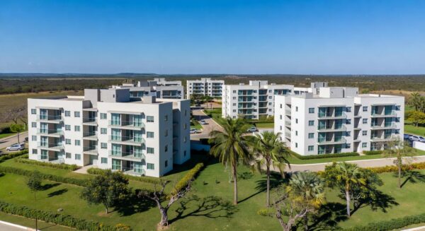 Conjunto de apartamentos novos no Itapoã Parque, DF, representando entrega de moradias para famílias.