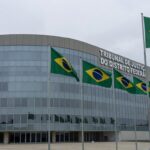 Exterior do Tribunal de Justiça do DF em Brasília, simbolizando júri por crime de herança.
