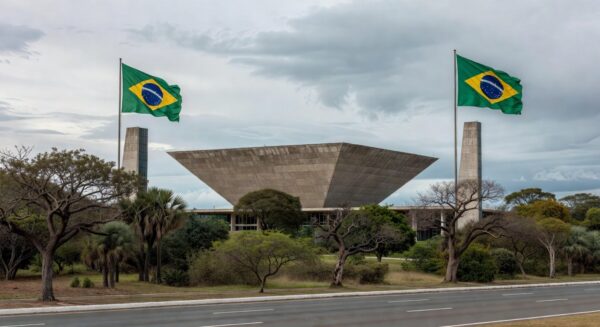 Fachada da Câmara Legislativa do Distrito Federal em Brasília, representando críticas à Procuradoria da Mulher por ineficácia no combate à violência.