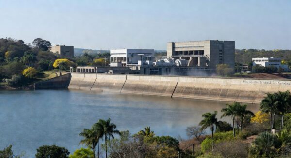 Vista da Usina Hidrelétrica do Paranoá em Brasília durante visita técnica do Instituto Brasília Ambiental.