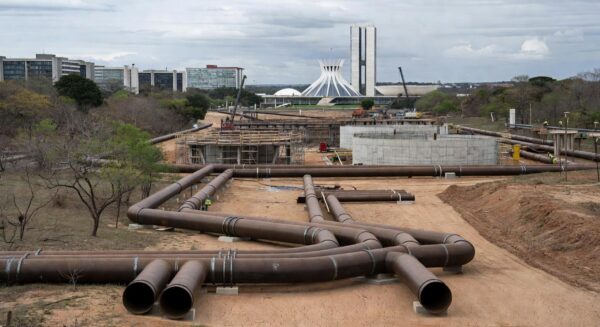 Obras contra escassez de água no DF com sinais de atrasos e abandono.