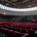 Fachada da Câmara Legislativa do DF em Brasília sobre aprovação do piso para intérpretes de Libras