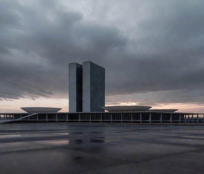 Bandeira a meio-mastro em Brasília após morte de ex-primeira-dama do DF