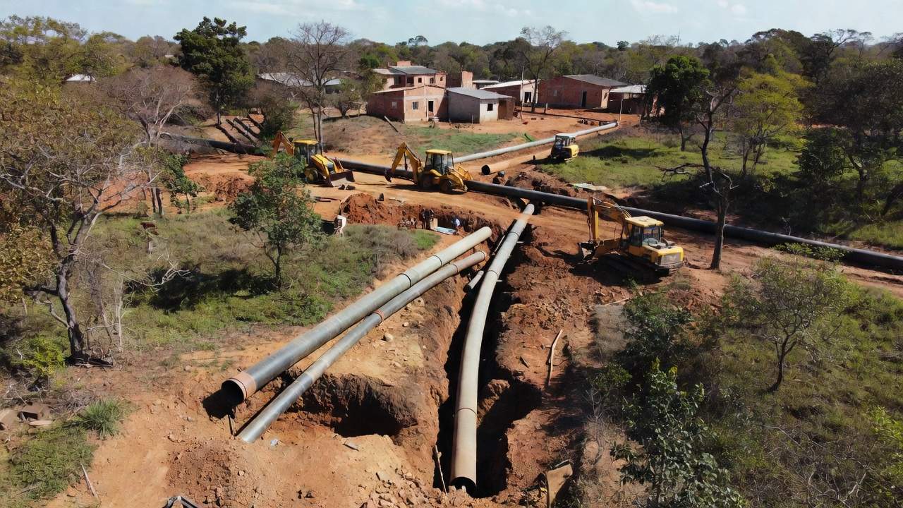Infraestrutura precária de saneamento em São Sebastião após 30 anos