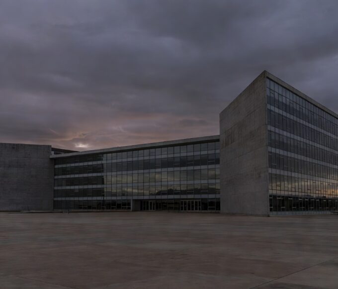 Fachada da Câmara Legislativa do DF em Brasília, conselho para idosos