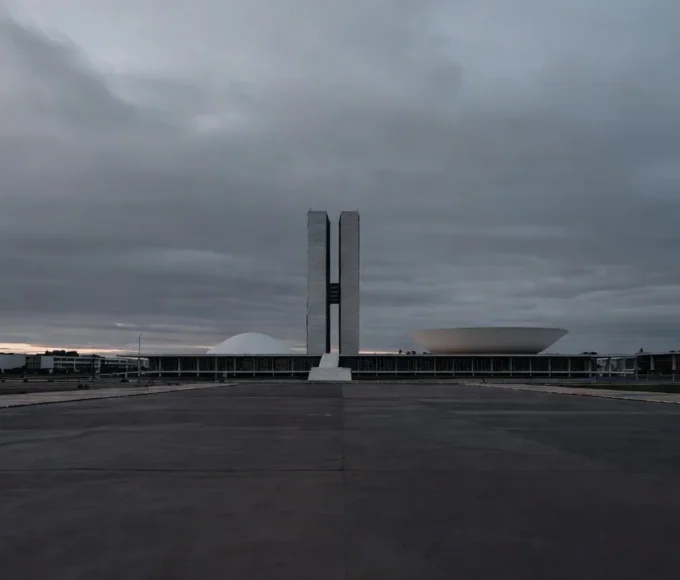 Vista do Plano Piloto de Brasília, arquitetura modernista e legado de Lucio Costa.
