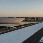 Câmara do DF entrega moções a educadores físicos em meio à inércia contra sedentarismo